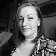 Bonjour, je met mes compétences à votre services, diplômé en communication graphique, et designer d espace.